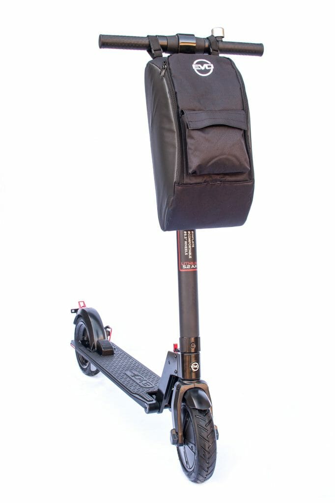une trottinette électrique pour se déplacer en ville et faire ses courses